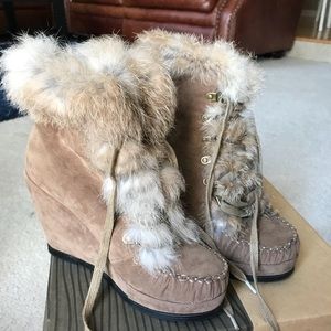 Fluffy Fur Heeled Boots US 6